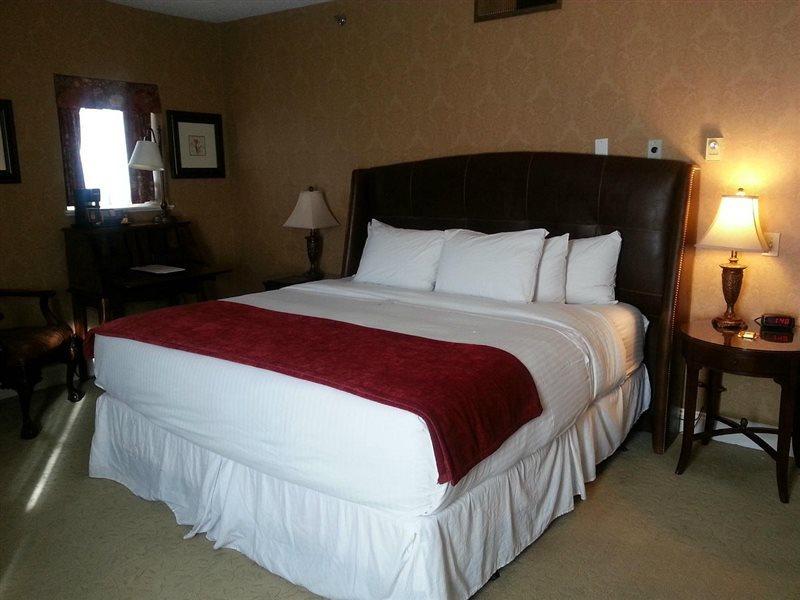 Seven Gables Inn, St Louis West, A Tribute Portfolio Hotel Клейтон Екстер'єр фото