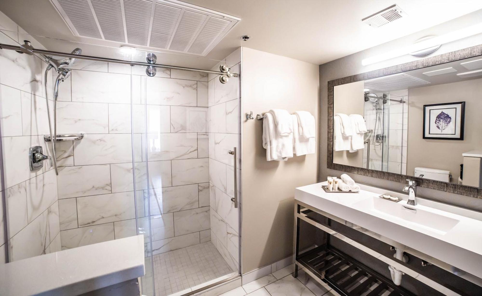 Seven Gables Inn, St Louis West, A Tribute Portfolio Hotel Клейтон Екстер'єр фото