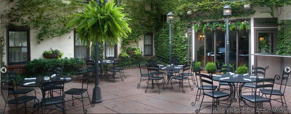 Seven Gables Inn, St Louis West, A Tribute Portfolio Hotel Клейтон Ресторан фото