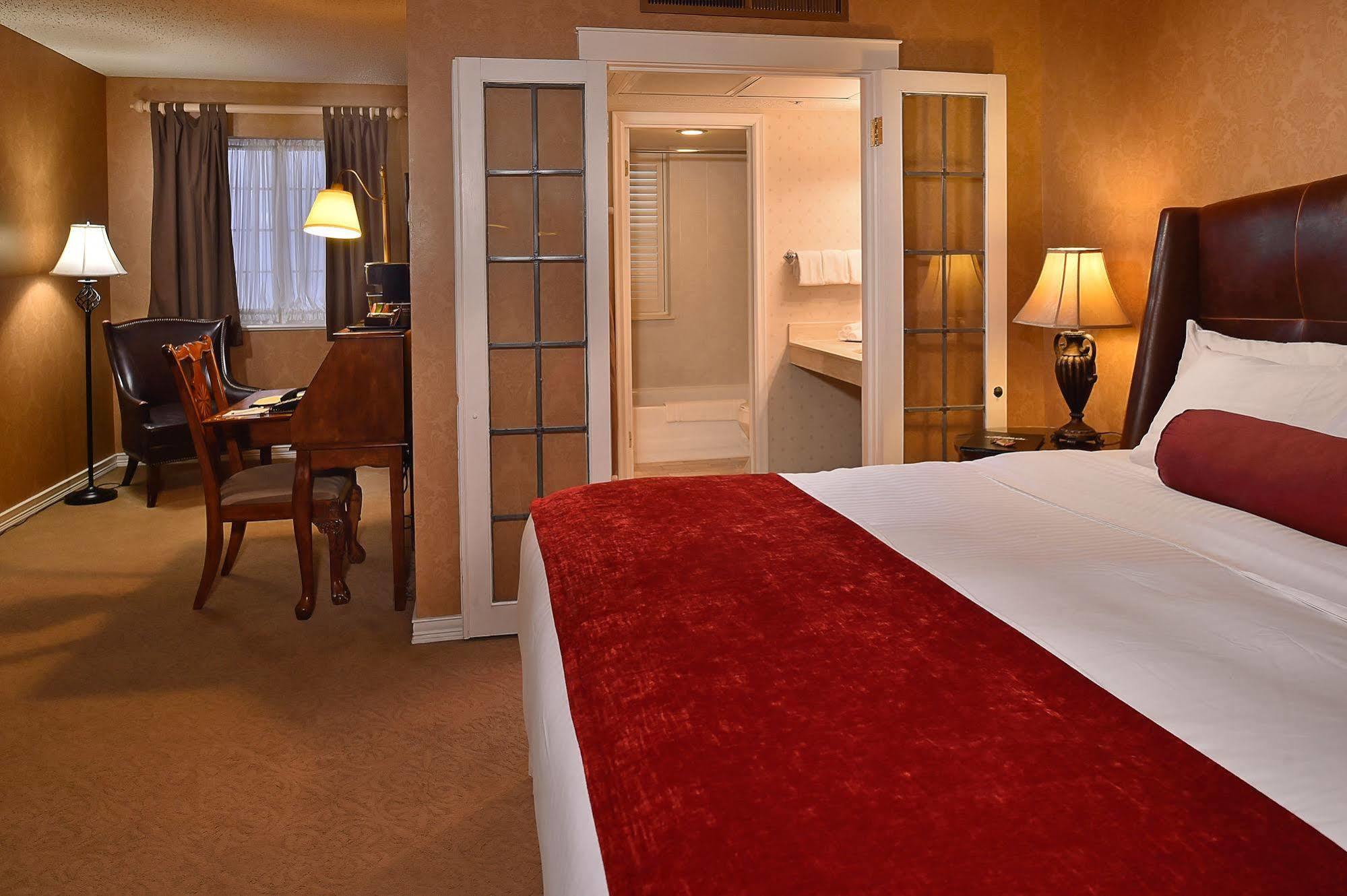 Seven Gables Inn, St Louis West, A Tribute Portfolio Hotel Клейтон Екстер'єр фото