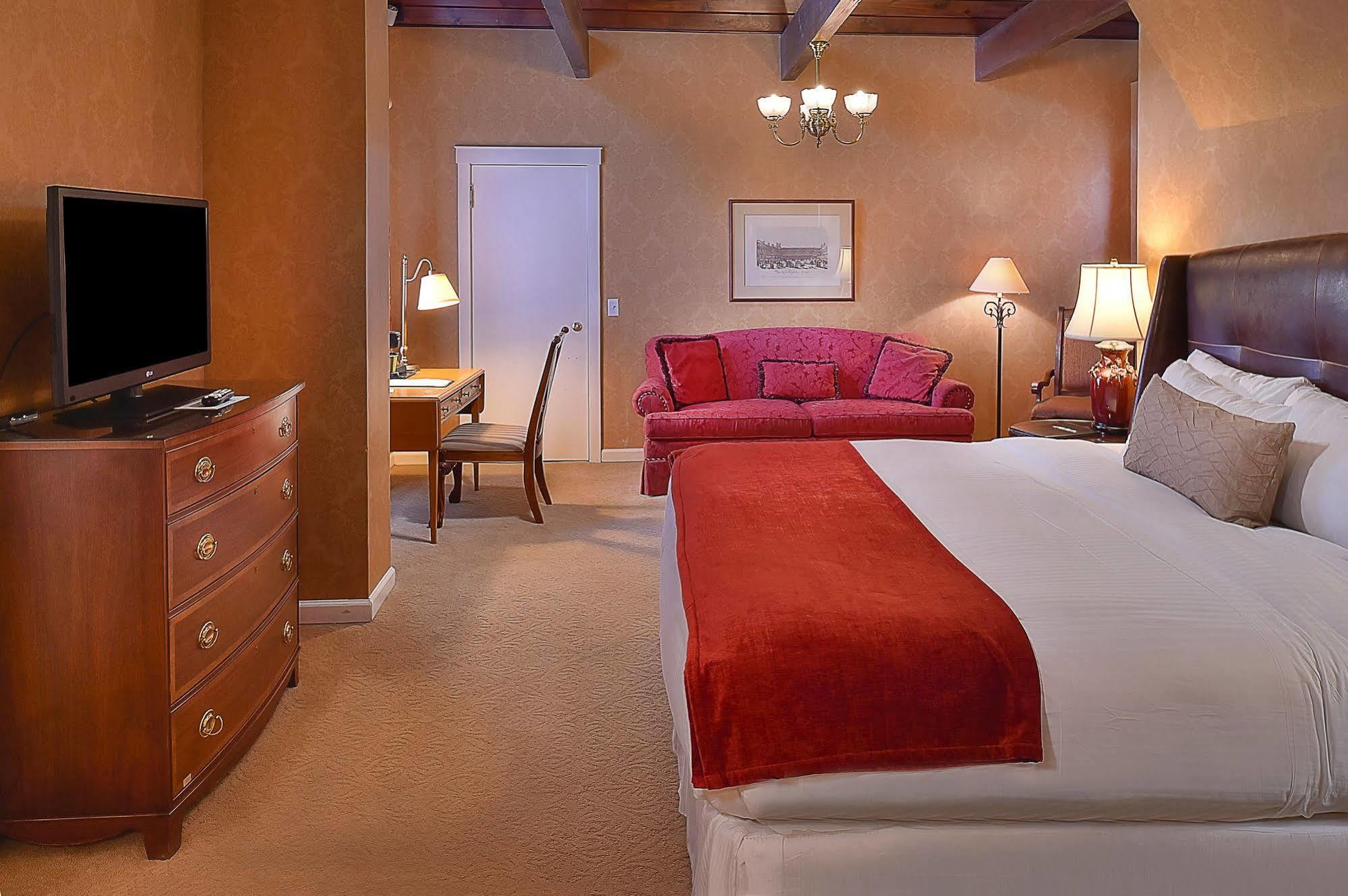 Seven Gables Inn, St Louis West, A Tribute Portfolio Hotel Клейтон Екстер'єр фото