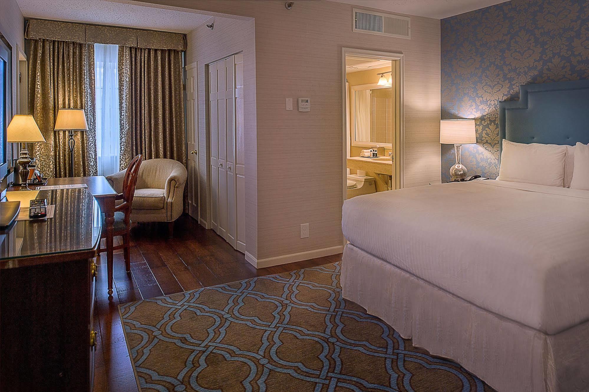 Seven Gables Inn, St Louis West, A Tribute Portfolio Hotel Клейтон Екстер'єр фото